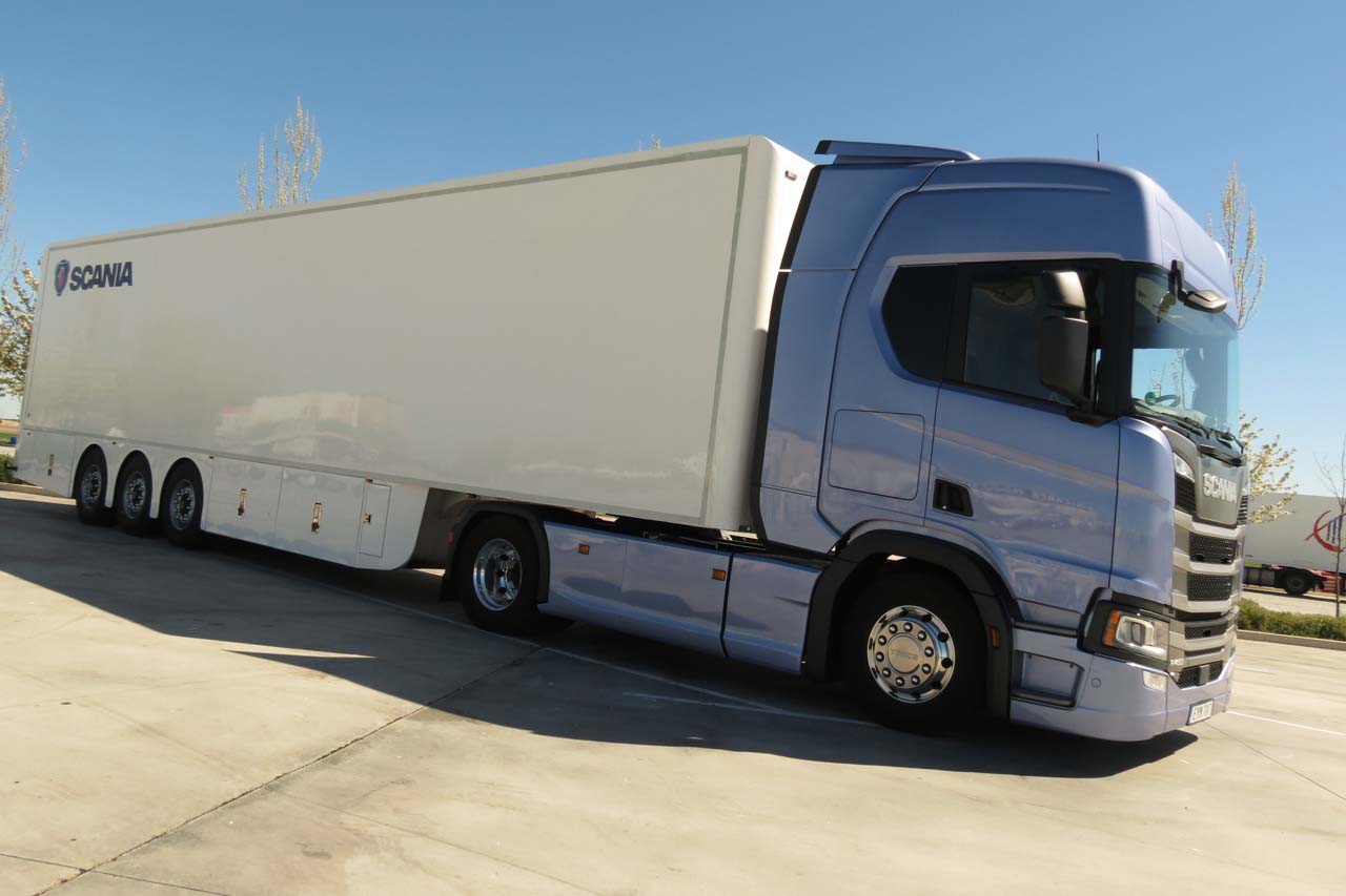 Obtendremos el rendimiento más eficiente del Scania R 450 aprovechando los automatismos que equipa.