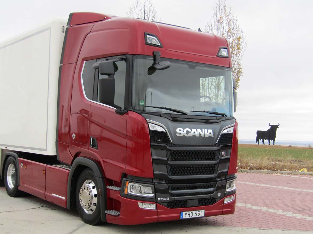 El Scania R 520 V8 Highline Euro 6 gastó 27,03 lts/100 kms de gasóleo a una velocidad media de 78,60 km/h.