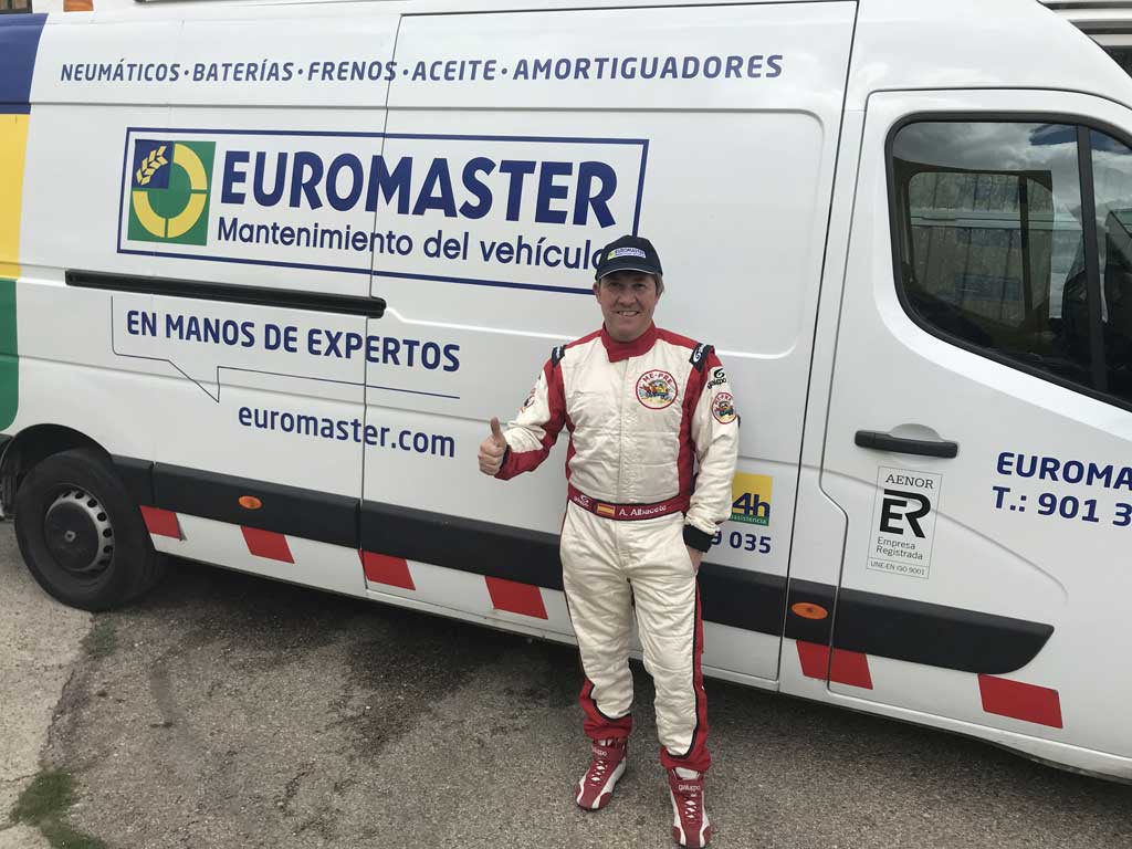Antonio Albacete y el patrocinador Euromaster