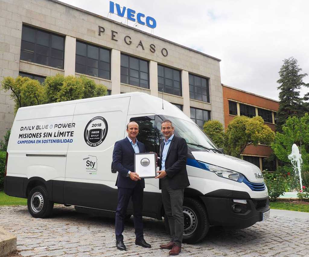 Iveco recibe el premio Van of the Year 2018