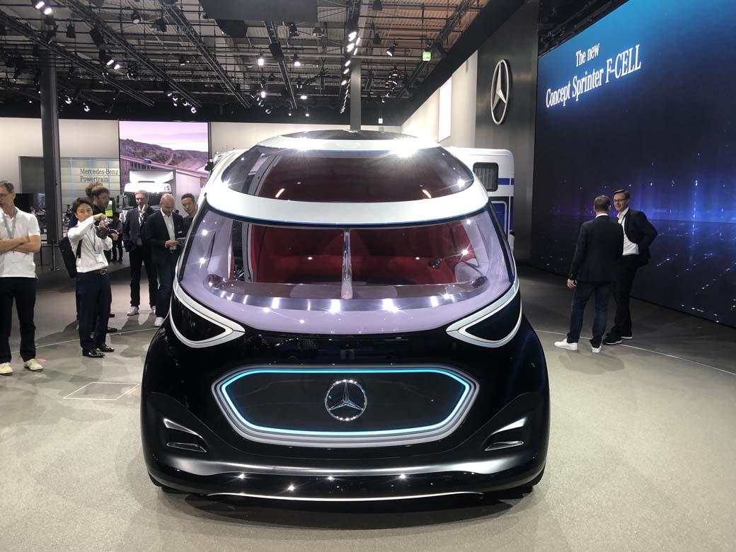 Mercedes Benz Vans adelanta como serán los vehículos comerciales autónomos del futuro.
