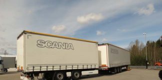 Ya os lo advertíamos: Los megacamiones de 60 toneladas y 25,25 m llegan a España (1-12-2015)