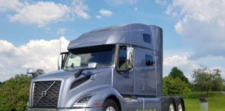 Volvo VNL 760 XCEED la tractora con confort de autocaravana Volvo VNL 760 XCEED