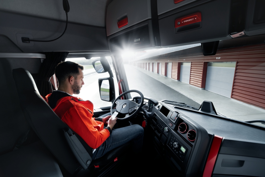 Renault Trucks lanza el Rincón del Héroe Digital