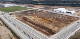 SEUR inicia las obras de su nueva nave SEUR inicia obras