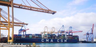 Valenciaport gestiona contenedores afectados por el atasco del Canal de Suez Valenciaport gestiona contenedores