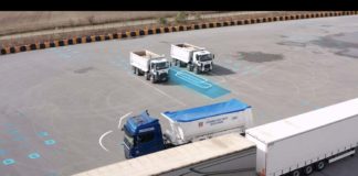 Aparcamiento autónomo experimental Ford F-Max maniobra L marcha atrás Aparcamiento autónomo experimental, El Ford F-Max realizala L marcha atrás sin intervención humana.