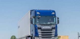 Scania S 540 el camión eficiente de 6 cil en línea La tractora Scania S 540 con su motor de 13 litros y seis cilindros en línea se sitúa entre los camiones más eficientes del momento.