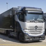 Mercedes Benz Trucks ha mostrado el prototipo de su tractora pesada para 44 toneladas alimentada por pila de combustible GENH2 Truck.
