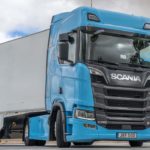 Los 590 CV de potencia máxima y 3.050 Nm de par motor máximo nos definen al Scania R 590 V8 como una tractora de altas prestaciones a la vez que eficiente.