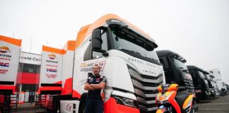 Al volante de los Iveco S-Way del Repsol Honda Team Al volante de los Iveco S-Way