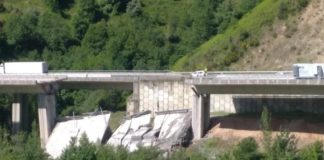Corte de la A-6 tras la caída de un viaducto entre Pedrafita do Cebreiro y León Corte de la A-6 tras la caída de un viaducto