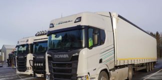 5 consejos fáciles para ahorrar combustible en tu camión El correcto estado de los neumáticos, cuidar su presión y montar los perfiles y dibujos en la banda de rodadura correctos también ayudan a que nuestro gasto de combustible sea el mínimo posible.