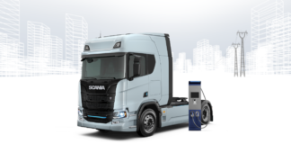 Scania R y S versión eléctrica (BEV) para uso regional y de larga distancia en 2023 Scania lanzará en el cuarto trimestre de 2023 sus modelos R 45 y S 45 eléctricos a baterías (Battery Electric Vehicle o BEV) para 64 Toneladas de capacidad y hasta 350 kms de autonomía entre recargas.