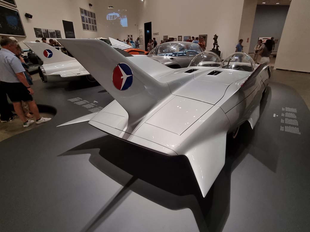 El General Motors Firebird III de 1958 tiene un aspecto más propio de una nave espacial que de un automóvil.