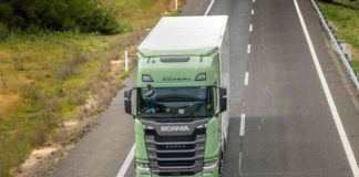 Prueba Scania Super 500 S prestaciones y ahorro eficiente La tractora Scania Super S 500 con 40 toneladas ha marcado un nuevo récord en el primer tramo de la ruta de pruebas Encamion quedando por debajo de los 24 lts/100kms de gasóleo.