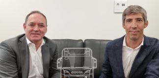 Entregamos el premio al Mejor Camión según los seguidores de Encamión a Scania