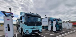Camiones eléctricos Volvo Trucks ya en España La zona de cargadores eléctricos Ionity del Circuito del Jarama tiene capacidad para la demanda de energía de la gama pesada Volvo Trucks Electric, otro tema resulta su accesibilidad para un 40 T.