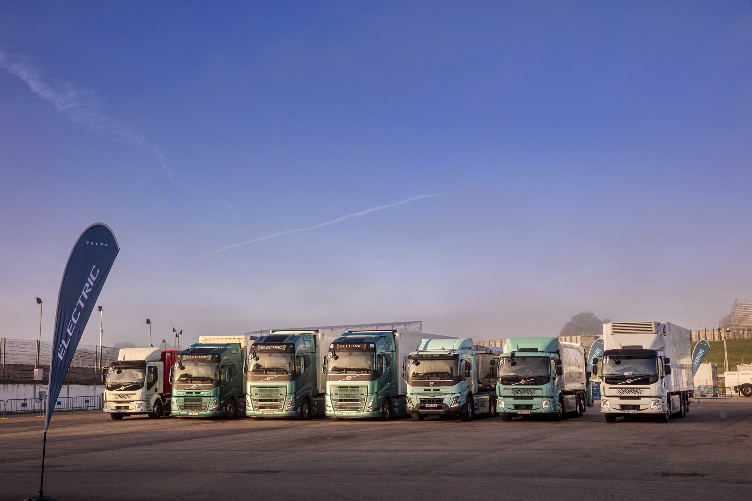 Volvo Trucks actualmente ofrece ya todos sus modelos en versión cero emisiones locales, pertenecientes a su Gama Electric desde 16 hasta 44 T de peso total en carga.