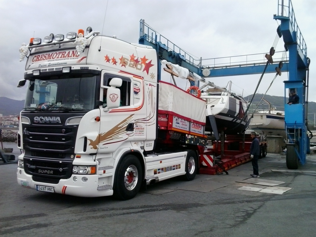 Transportes Náuticos y Especiales Crespo incorpora tres Scania