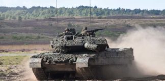 ¡¡¡ El tanque Leopard 2 de 62T con motor diésel de 47 litros de cilindrada y la brutal tractora MAN 8X8 Mammut que lo carga!!! El carro de combate Leopard 2 es impulsado por un impresionante motor diésel de 47,6 litros de cilindrada.