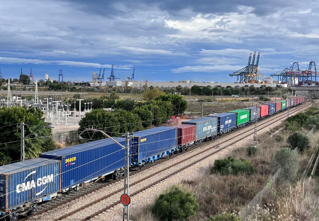 El puerto de Valencia apuesta por el intermodal