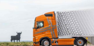2023 El camión más eficiente en el recorrido de pruebas www.encamion.com El Volvo FH 460 I-SAVE en su actualización de 2023 ha sido el camión más eficiente que ha pasado por nuestras manos durante el último año.