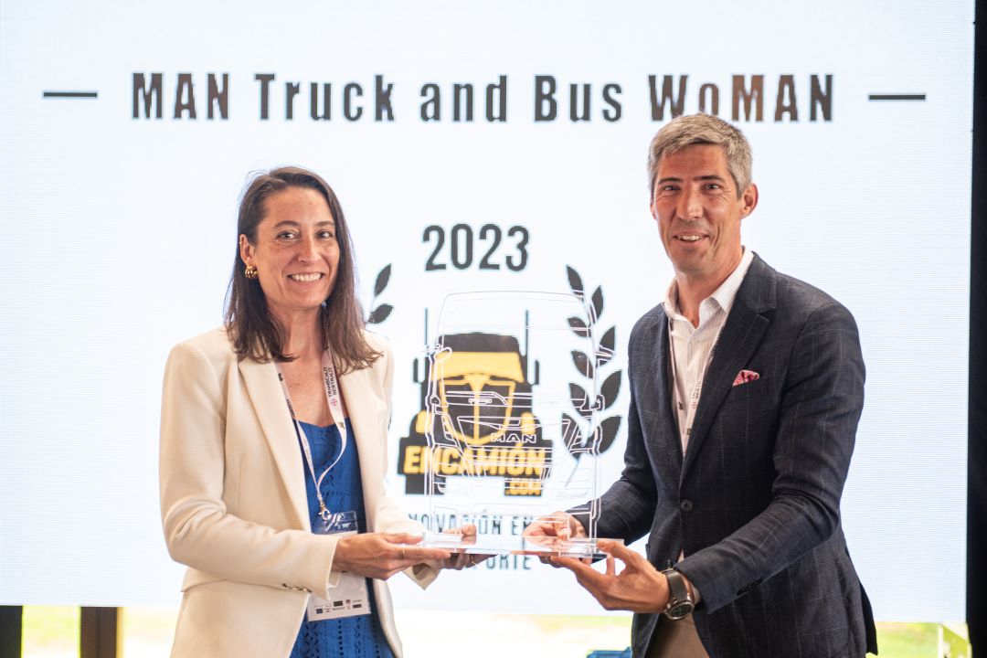 WOMAN Premio innovación en el transporte de Encamion.com