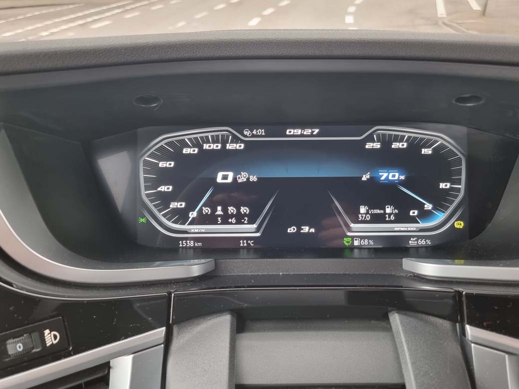 Una de las opciones del cuadro digital en este DAF XD mantiene siempre el porcentaje de conducción en modo eco a nuestra vista.