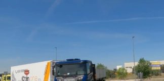 Prueba Scania P 280 Híbrido Enchufable El Scania P280 Híbrido enchufable combina 1.000 kms de autonomía diésel para la ruta con 60 kms de autonomía eléctrica para la ciudad.