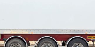 Grandes retenciones en la zona industrial de Ribarroja Grandes retenciones en la zona industrial de Ribarroja