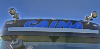 Felices Fiestas con Papá Noel y el Elfo Camionero Papá Noel y el Elfo Camionero