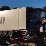 Camioneros españoles atrapados en Francia otra vez Vuelven los ataques a camiones españoles en las rutas francesas.
