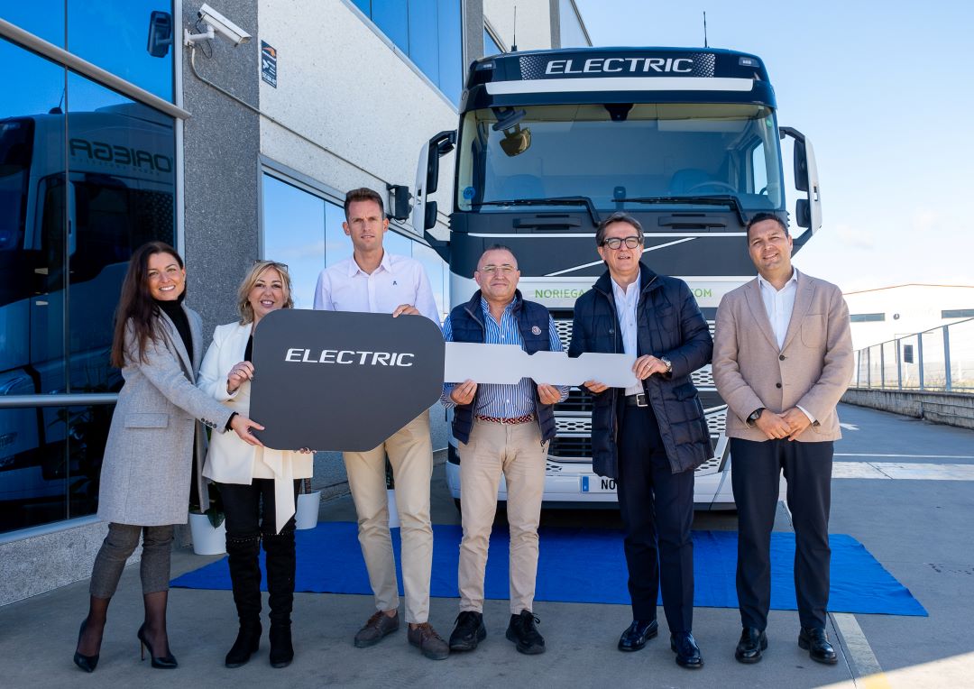 2 Volvo FH Electric para Transnoriega