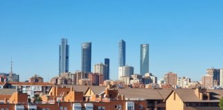 Camiones y vehículos comerciales sin distintivo Medioambiental no podrán acceder a Madrid ¿Cuándo entra en vigor? Madrid limita el acceso de vehículos con nivel de emisiones A a la M30 y su zona interior.