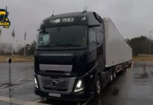 Ya están aquí las 44 toneladas Volvo FH16 780 Aero Cab XXL el camión europeo más potente, con la mayor cabina y arrastrando la mayor combinación autorizada en países de la UE. 12 ejes, 76 T y 34,5 m de longitud.