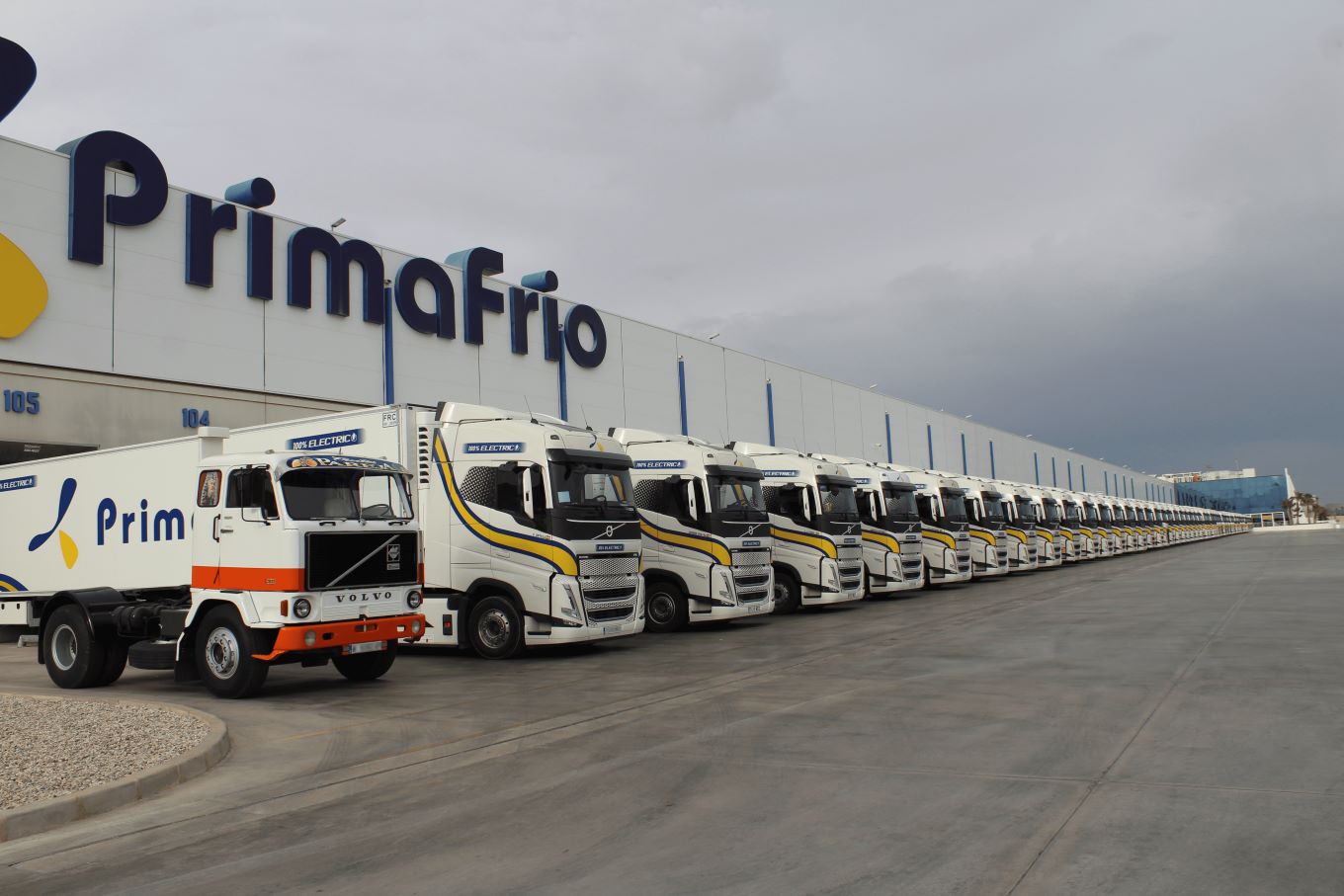 Más de 800 tractoras Volvo Trucks para Primafrío.