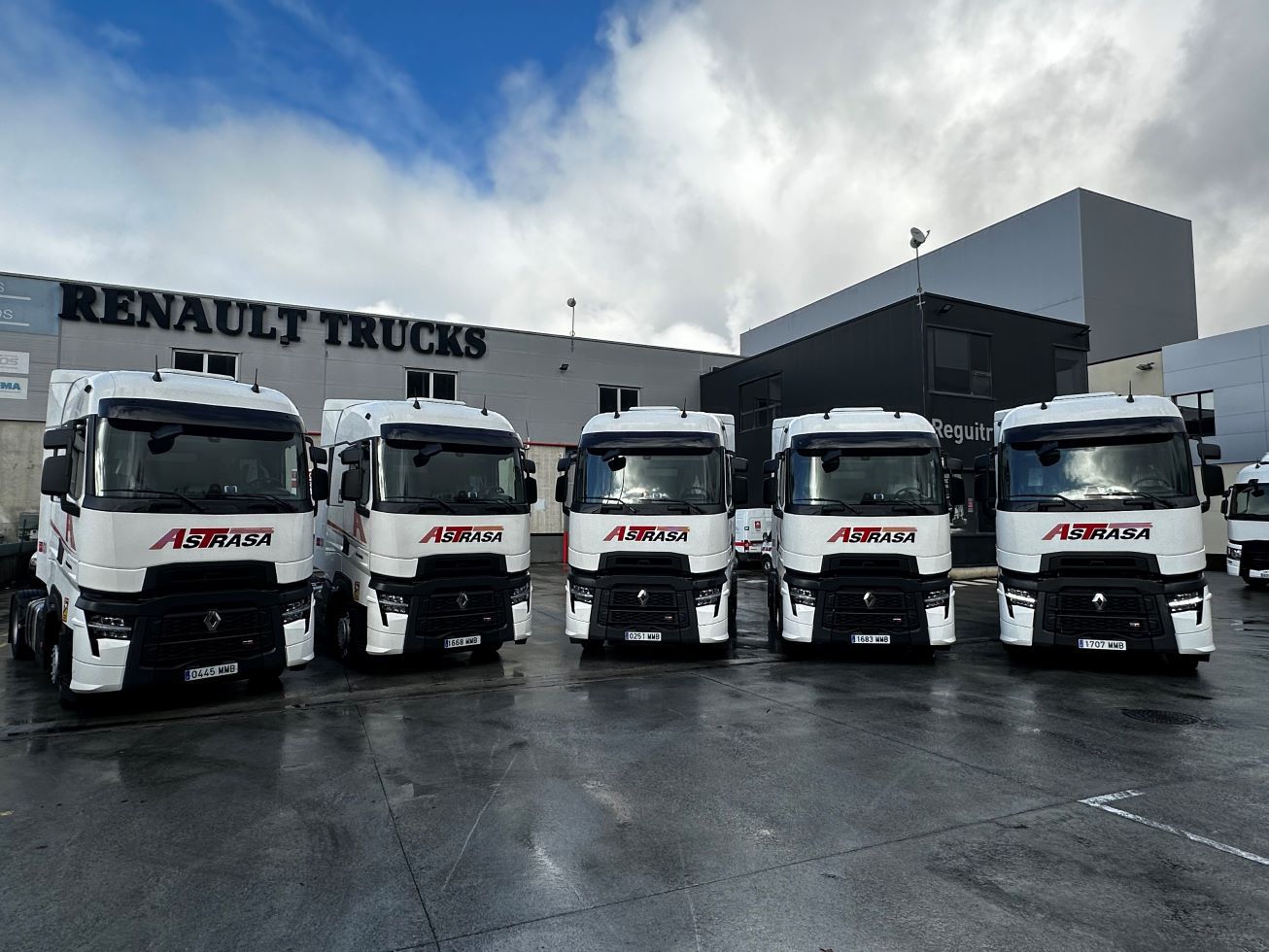 35 Renault Trucks T para Astrasa