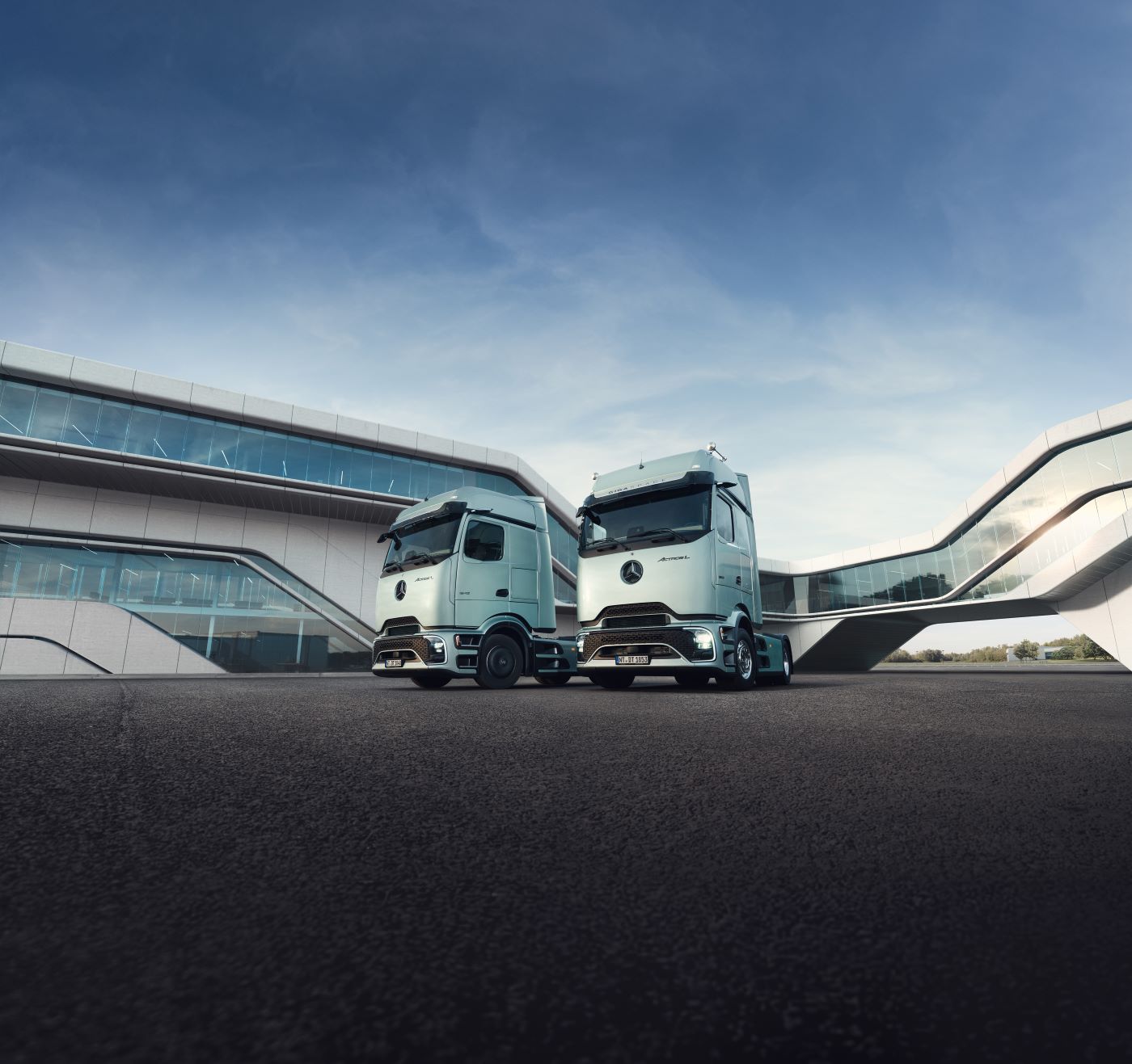 Los últimos desarrollos de este centro de Mercedes Benz Trucks que se han dado a conocer son el eActros 600 y el Actros L.