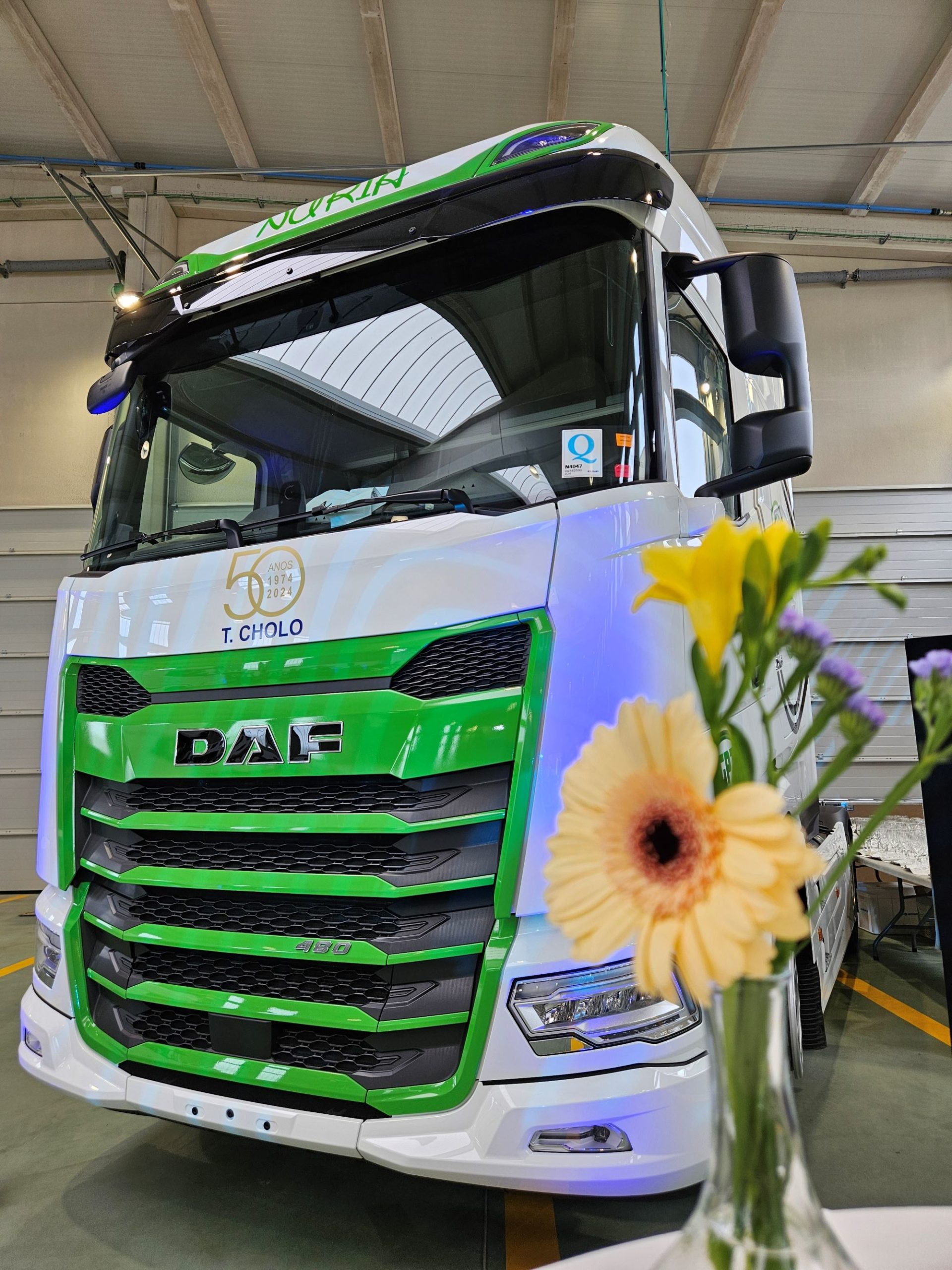 El nombre de Talleres Cholo se ligó al de DAF Trucks en 1989, actualmente es concesionario oficial de la marca holandesa, junto a la de semirremolques Schmitz Cargobul.