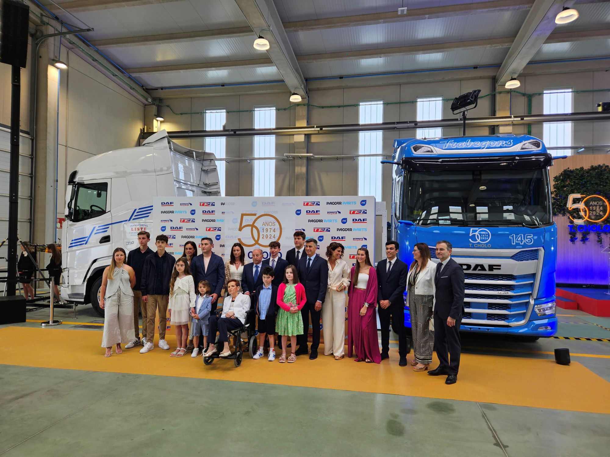 Talleres Cholo sigue siendo una empresa familiar, cconcesionario oficial en Santiago de Compostela de DAF Trucks tras 50 años de actividad.