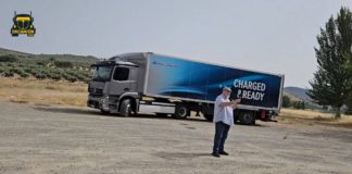 Mercedes Benz eActros 300 540 CV para la distribución Mercedes Benz eActros 300 un camión pesado sin emisiones para la ciudad.