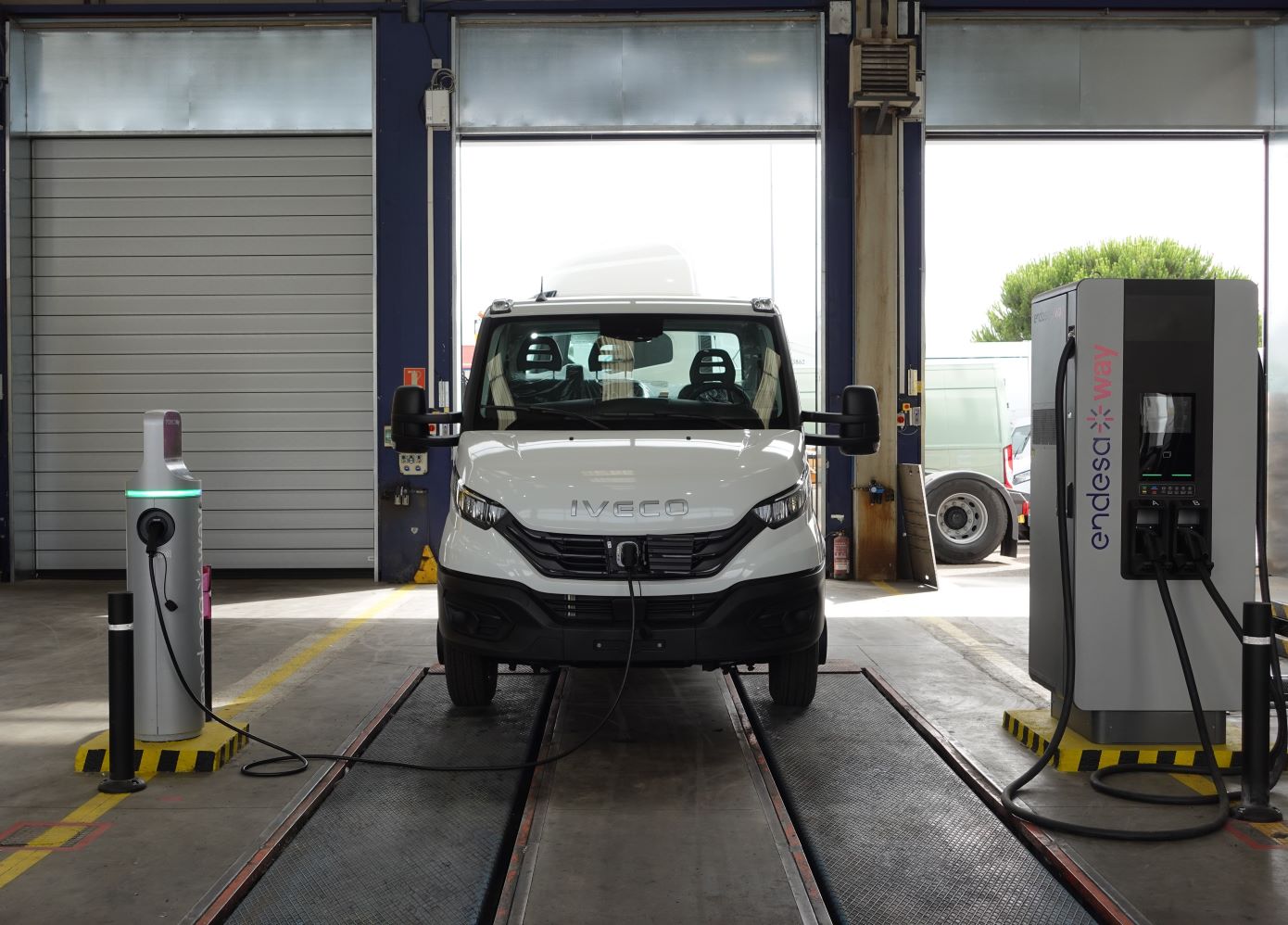 Iveco electrifica sus concesionarios