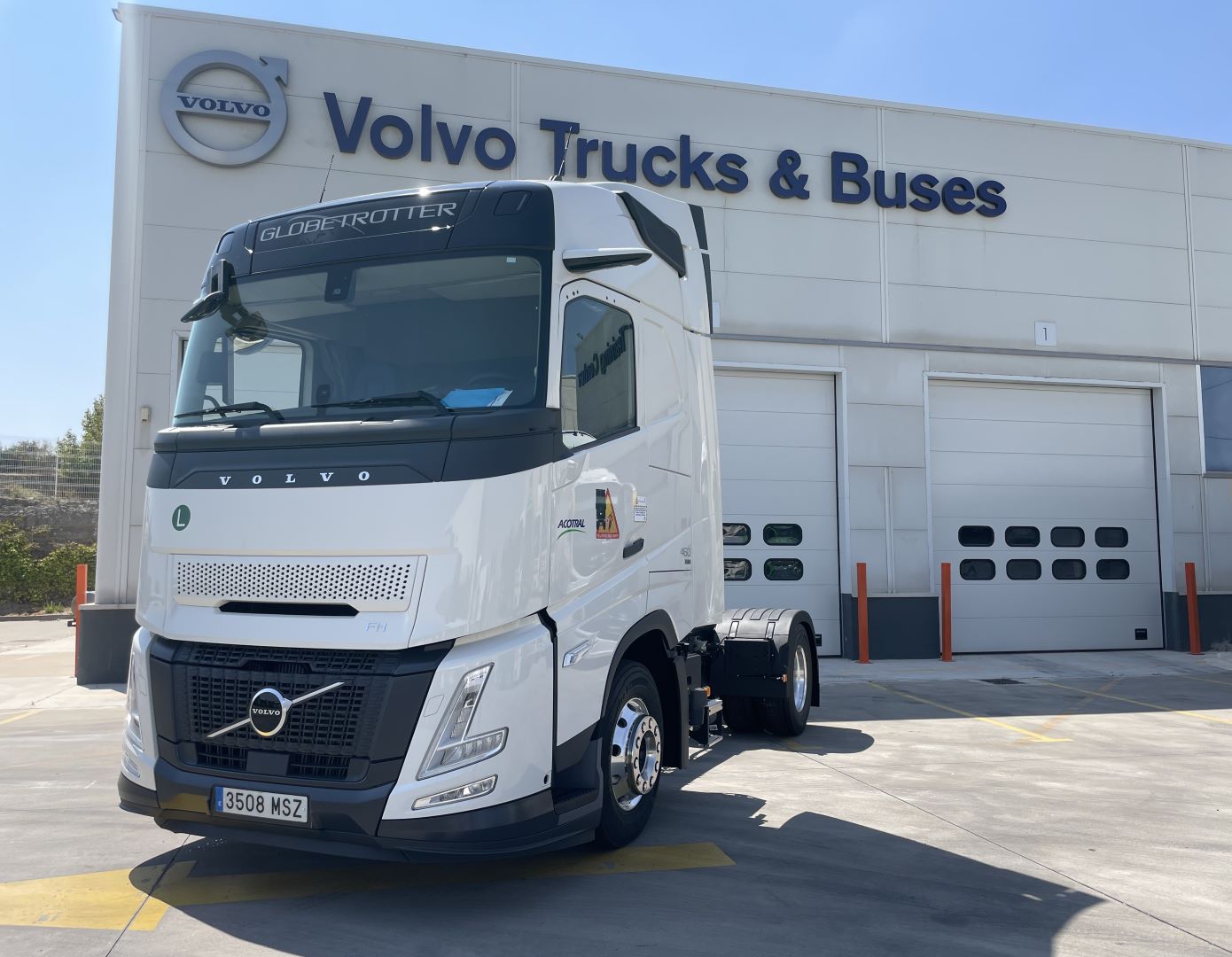 On Rent adquiere 5 Volvo FH Aero