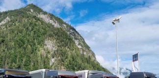 MAN TGX PowerLion Diesel y los cero emisiones hTGX eTruck De izquierda a derecha: un MAN TGX PowerLion D30 diésel, junto a dos eTruck eléctricos a baterías y uno de los hTGX alimentado por hidrógeno.