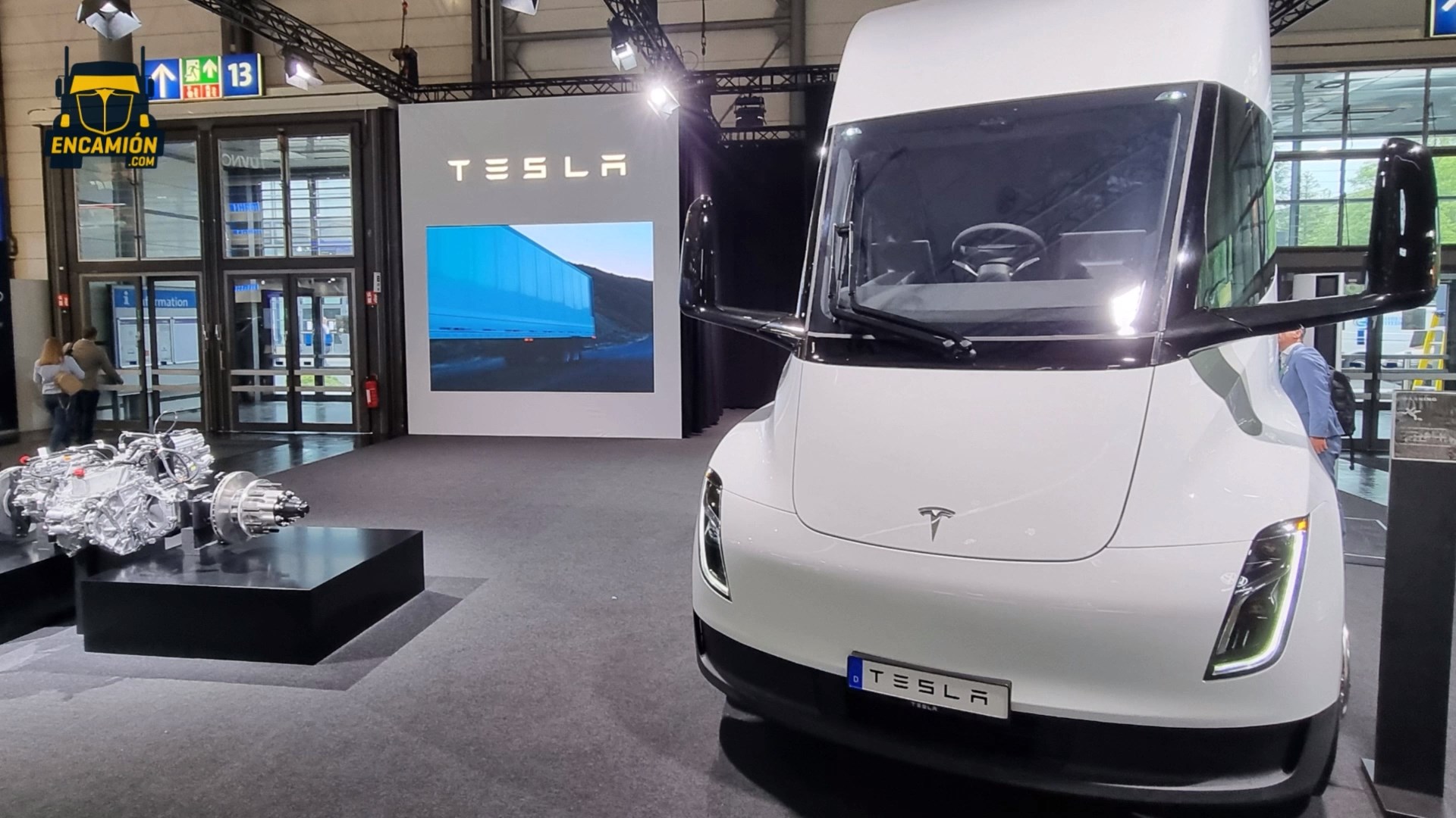 TESLA SemiTruck por primera vez en Europa. ¿Está al nivel de los camiones europeos?