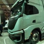 IVECO mostró su concepto de tractora pesada 6X2 cero emisiones alimentada por hidrógeno.