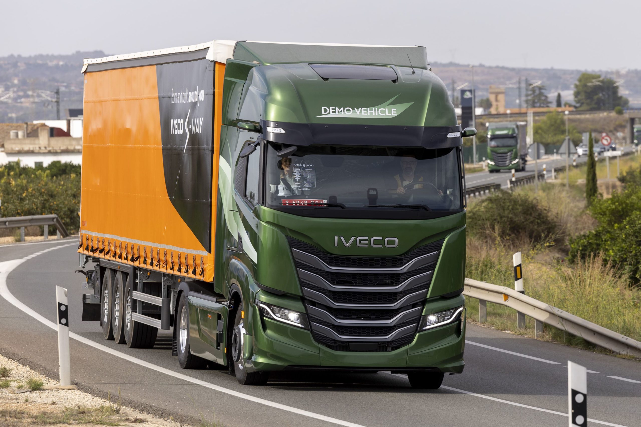 IVECO ha mostrado su gama de camiones y furgonetas MY24.