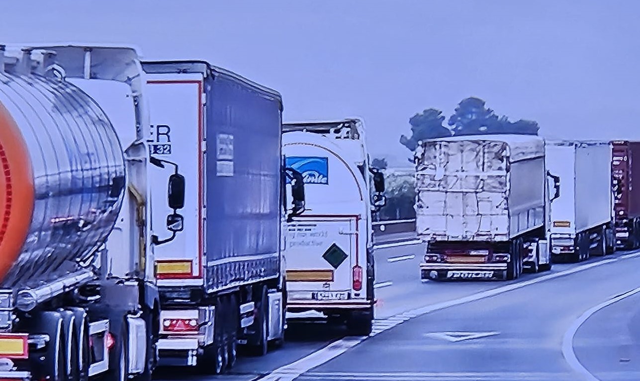 Las fuertes precipitaciones causan muchos cortes de carreteras.