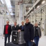 MAN inaugura su planta de baterías